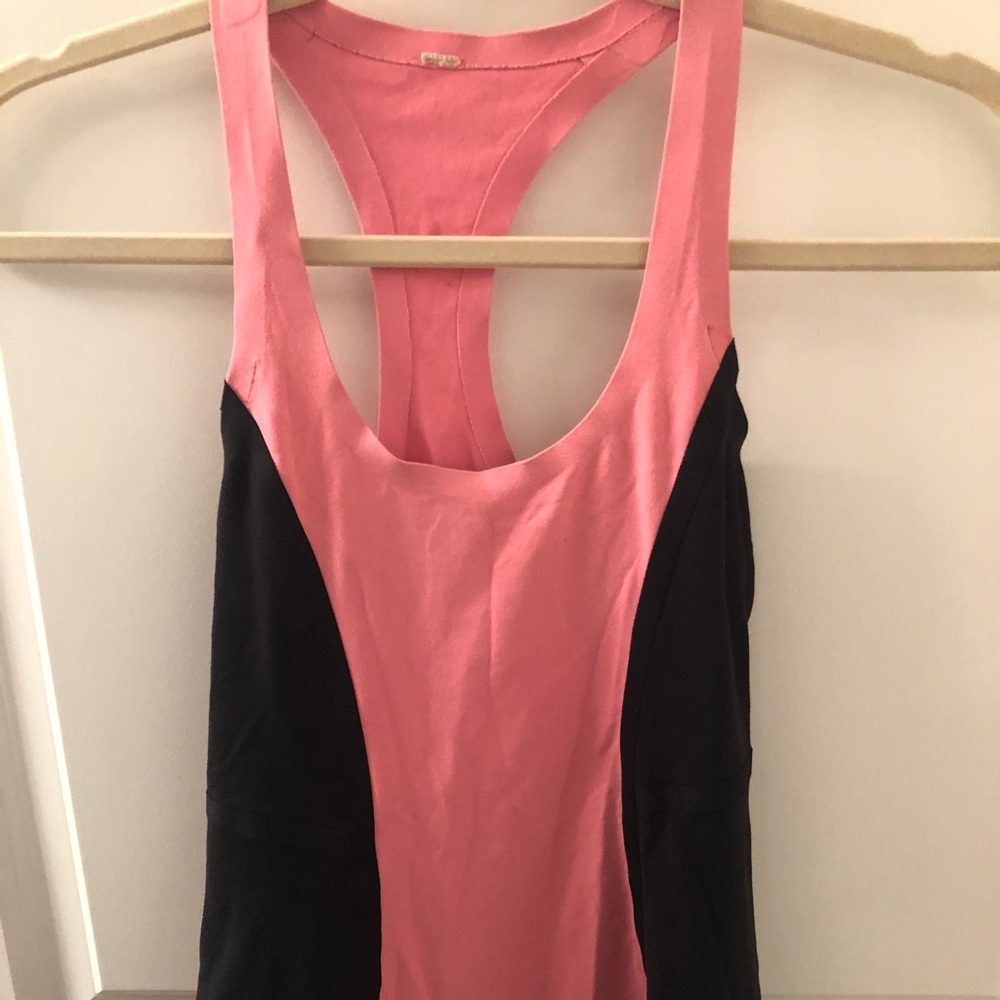 LULULEMON TANK TOP SIZE 4 Summer workout top